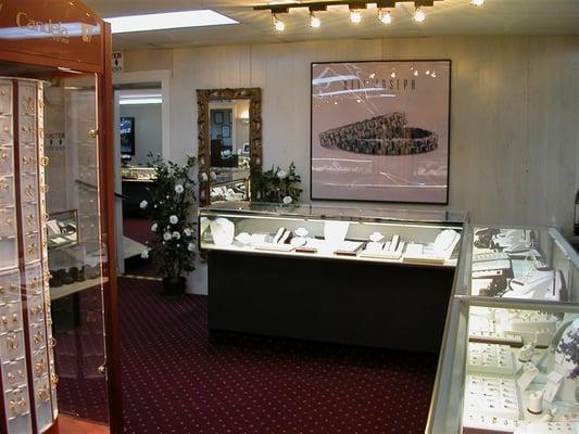 Vera's Fine Jewelers Interior 4