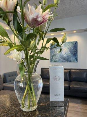 We carry various Skinmedica products on site! Skinmedica products earn Alle points.