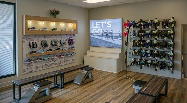 Women's shoes & fit benches