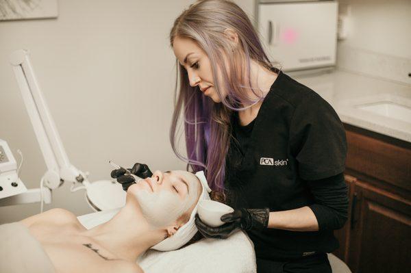 Sydney Layne, Licensed Esthetician