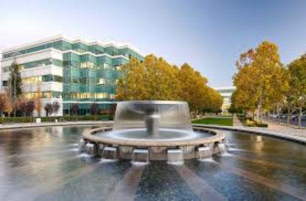 Explore our park-like setting, including the fountains on the campus of Bishop Ranch 3