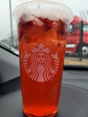 Venti strawberry acai refresher sub apple juice foe water 8x cane sugar syrup