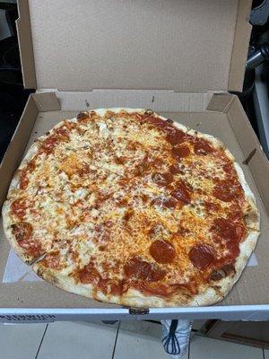 Half pepperoni and half grilled chicken