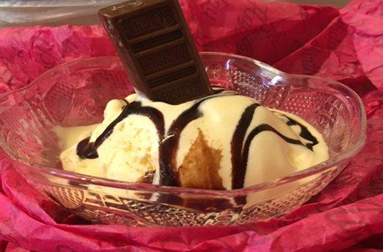 Homeade Gourmet Vanilla Ice Cream by Delectable Treats