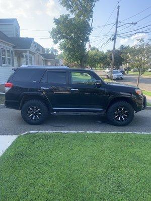 2012 Toyota 4Runner, 3" lift, New Wheels and 33" tires