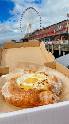 Grab your Khachapuri to go!