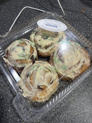 4 pack tillies cinnamon rolls