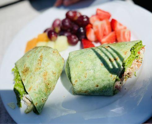 Chipotle chicken wrap with fresh fruit