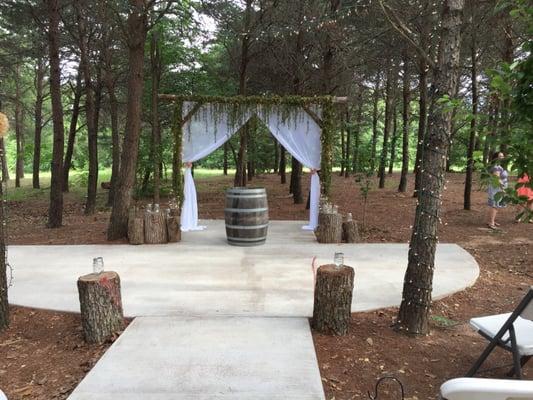 Charming outdoor ceremony area