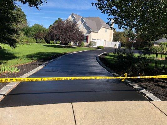 Texas Blacktop Asphalt Driveway Sealcoating in Paris, Texas.