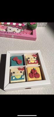 2018 Petit Four Cakes