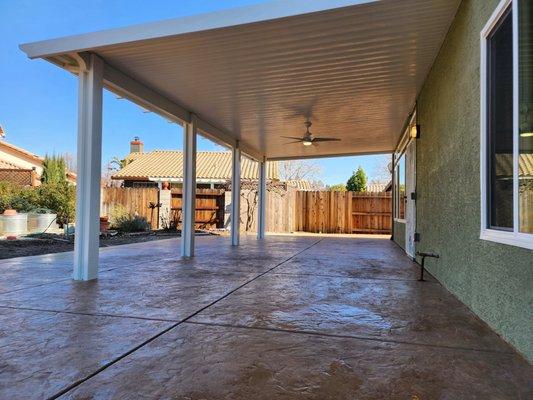 Beautiful patio cover  ready for springtime