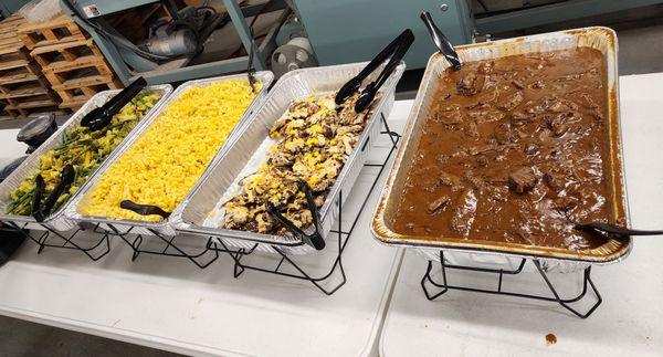 Macaroni & Cheese, chicken, sirloin tips in gravy