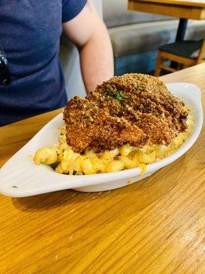 Fried Chicken w/ Mac n Cheese