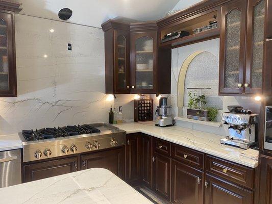 Backsplash and arch window