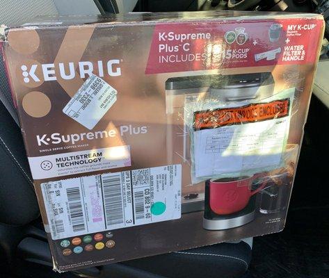 This is a photo of the box I received, the other mailing label is below "Keurig" and the invoice sleeve is on the right side.