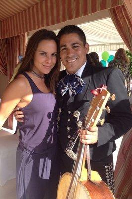 Acompañado a nuestra querida Kate del Castillo