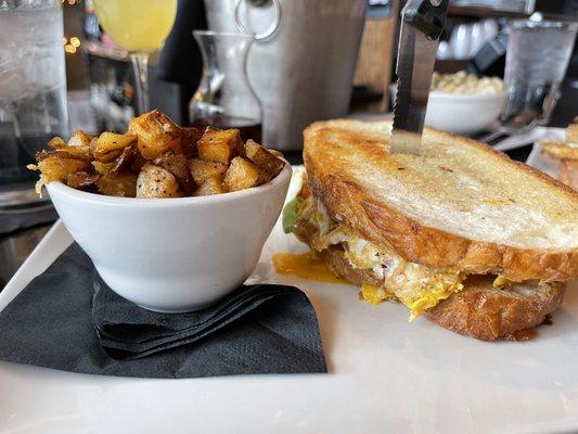 Fried Egg Sandwich w/Home Fries