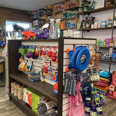 Bailey's High-Quality Pet Food, Treats & Toys