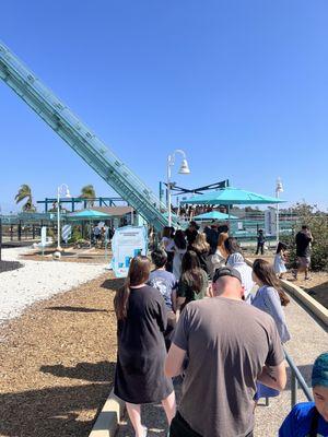 Line to get to the platform