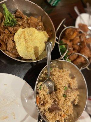 Yum! Pad se ew fried rice and honey shrimp