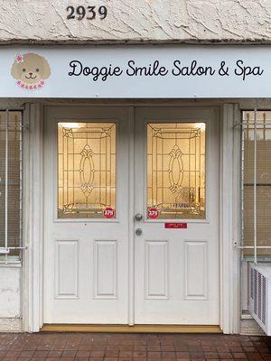 Doggie Smile Salon & Spa