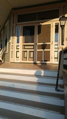 The grand entrance to Mineral Springs Hotel.