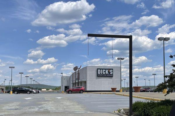 Dicks entrance on the upper level