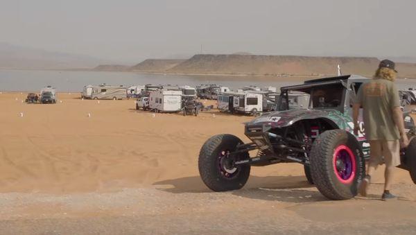 UTV take over Utah Sand Hollow right behind Shreddy