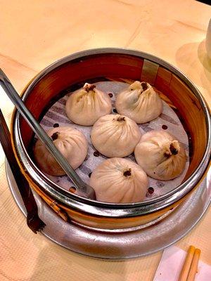 D3. Black Truffle Soup Dumpling with Pork