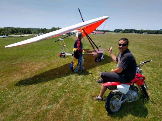 solo pilot aerotowing a Sport 3