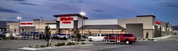 The new Spanish Springs Winco looks like it just opened yesterday, but it's been open a year.