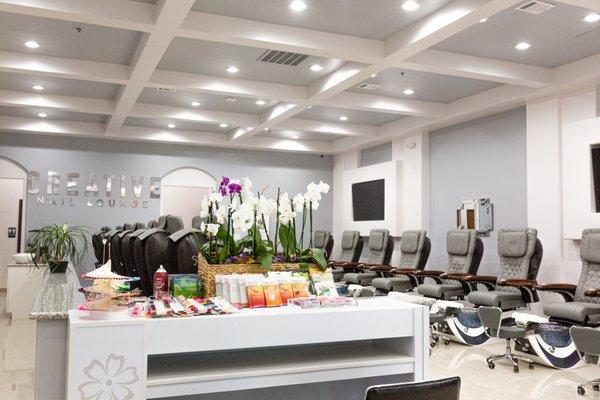 Creative Nail Lounge