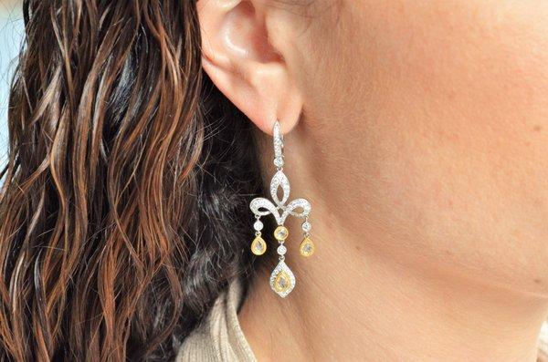 Ladies 18K 2 toned diamond chandelier earrings