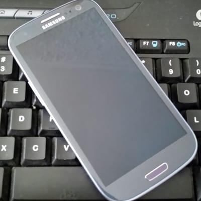 Samsung Galaxy S3 with new glass... Perfect!