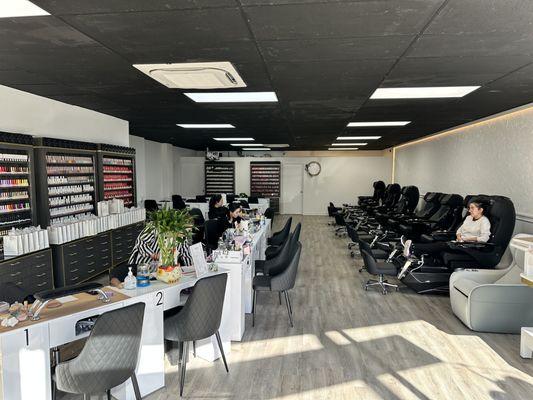 Luxury nail salon