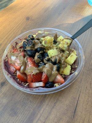 Açaí bowl with almond butter is my favorite. Come support this healthy foods for this neighborhood!