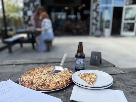 Havrvest House Pizza and Abita Root Beer