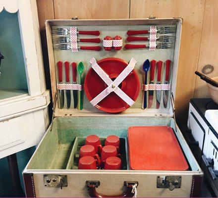 1950's picnic kit