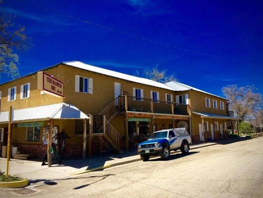 Located in the heart of Mancos, 5 minutes to Mesa Verde entrance.  Offering rooms with or without private baths.  New kitchen.