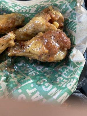 "Dry rub wings" covered in old grease