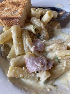 Carbonara with ham, not prosciutto