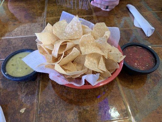 Free chips & salsa