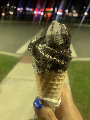 Sugar cone with Oreo dust