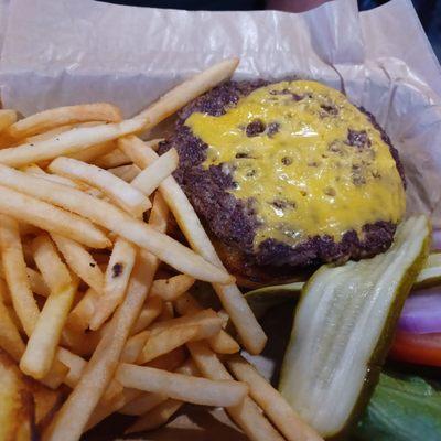 Single cheeseburger & fries