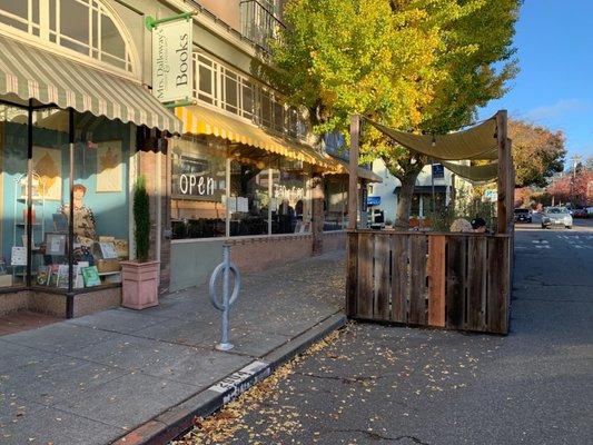 Side parklet and East windows at Baker and Commons