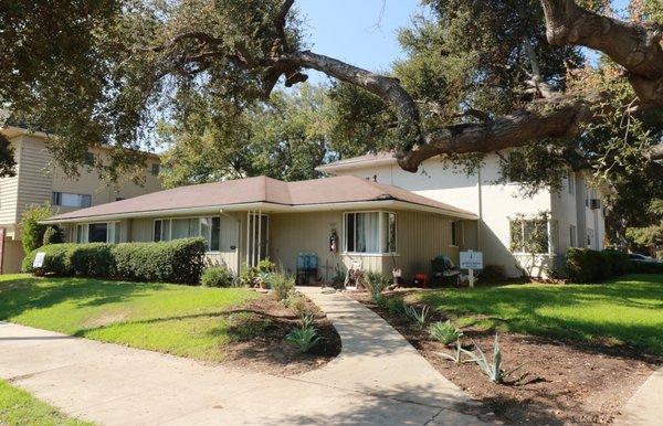 6 Unit Apartment Building in South Pasadena