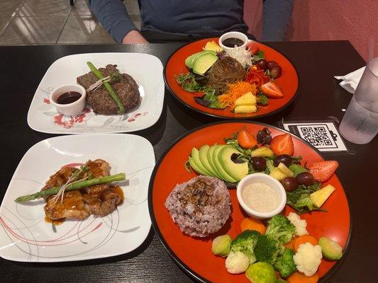 Grilled Chicken Thigh & Salad Sirloin Steak & Salad