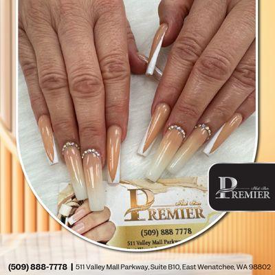 Sophisticated sophistication meets glamorous sparkle with our glitter beige and ombre nails!