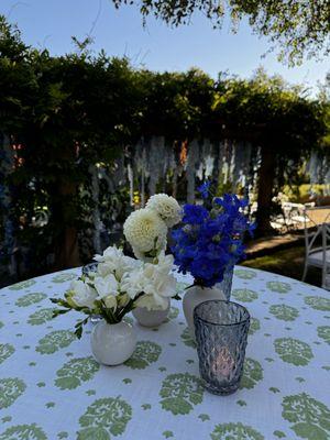 Cocktail table florals